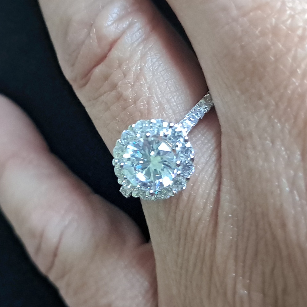 Sterling Silver Classic Round Halo Cubic Zirconia Ring.‎ Sizes 6, 7 & 8. - Picture 7 of 8